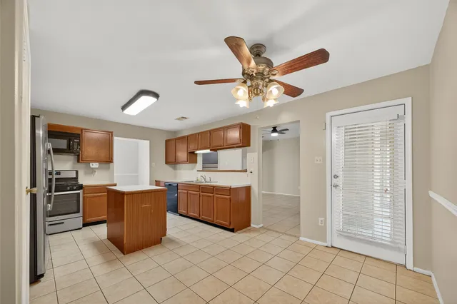 $224,900 | 917 Hartman Drive, Baytown, TX 77521