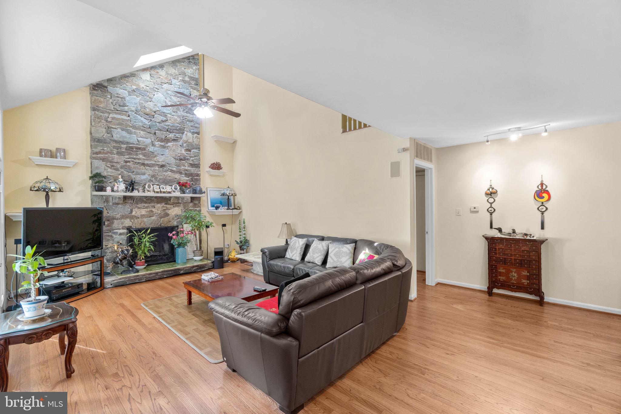 10 Atwood Court Silver Spring, MD 20906 - Photo 4 of 21 Gallery Image 4