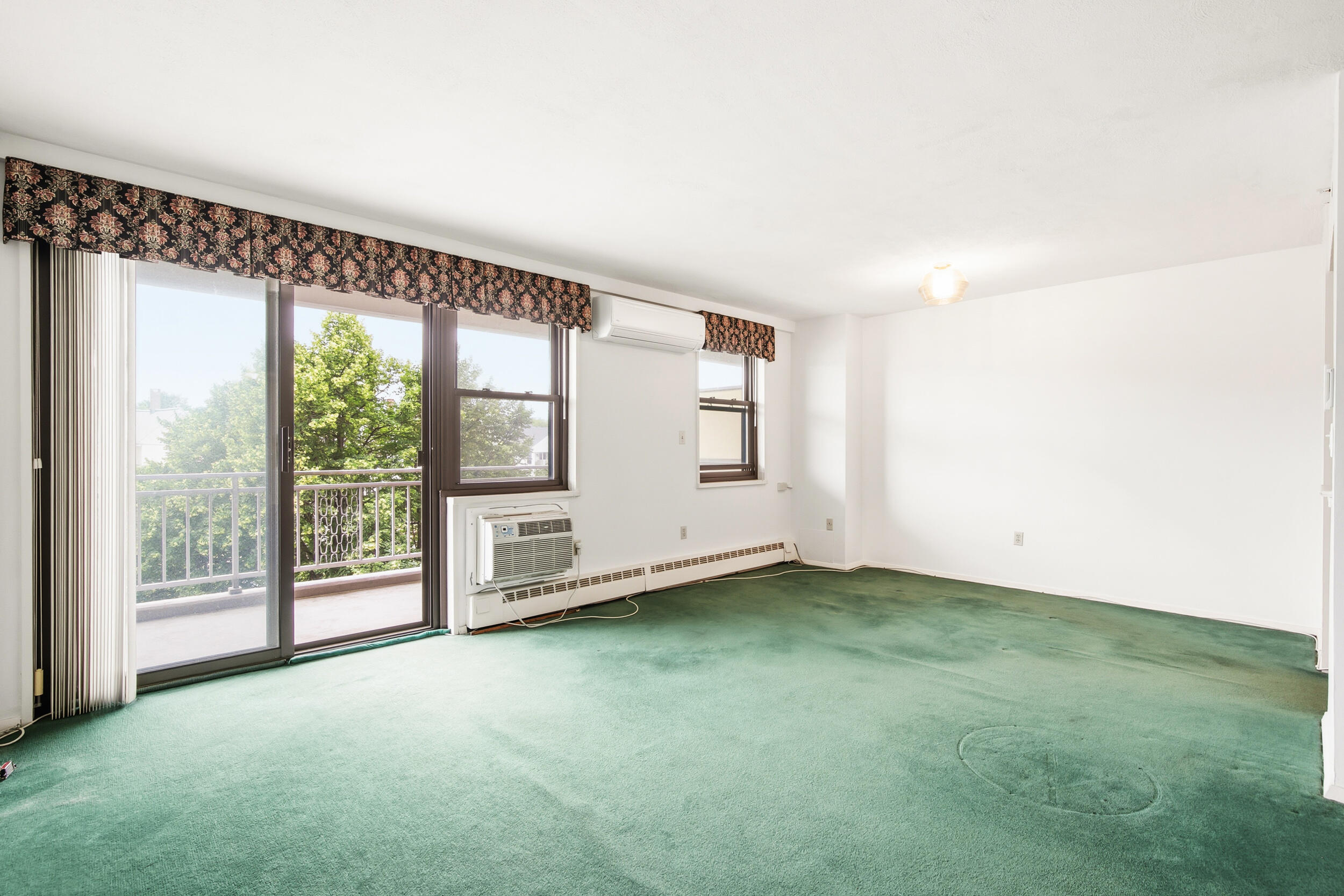 45 Eastern Promenade, Unit 4J Portland, ME 04101 - Photo 10 of 45 45 eastern promenadeportlandme 04101usa-
