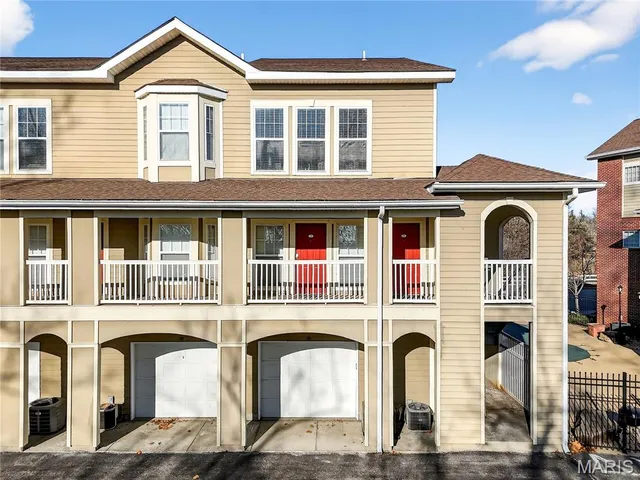 $170,000 | 2714 Mcknight Crossing Court, Rock Hill, MO 63119