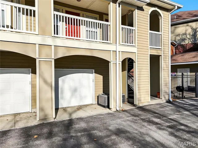 $170,000 | 2714 Mcknight Crossing Court, Rock Hill, MO 63119