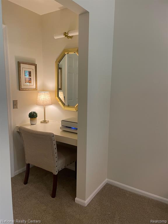 286 Meadow Bridge Drive Rochester Hills, MI 48307 - Photo 20 of 35