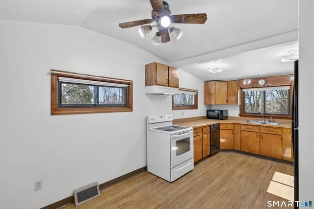 $2,000 | 12 Pine Street, Waterford, CT 06385