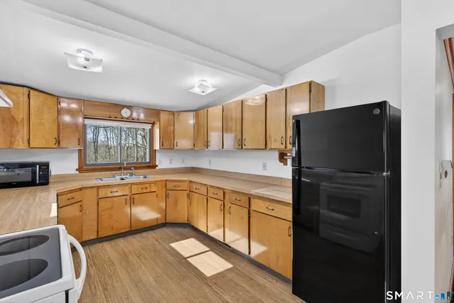 $2,000 | 12 Pine Street, Waterford, CT 06385