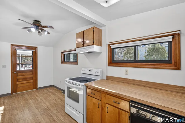 $2,000 | 12 Pine Street, Waterford, CT 06385