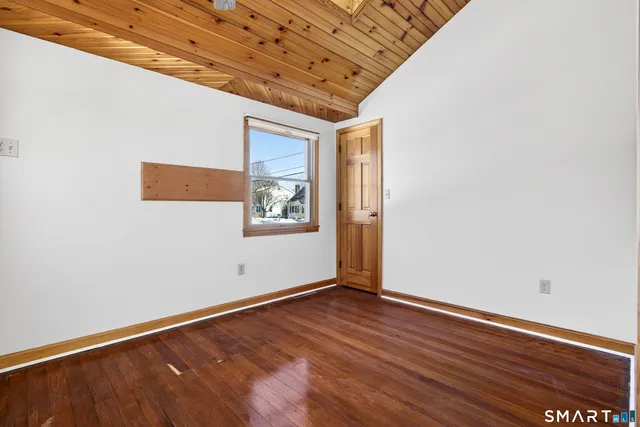 $2,000 | 12 Pine Street, Waterford, CT 06385