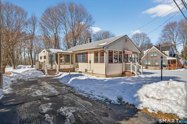 $2,000 | 12 Pine Street, Waterford, CT 06385