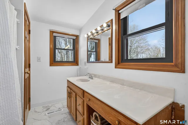 $2,000 | 12 Pine Street, Waterford, CT 06385