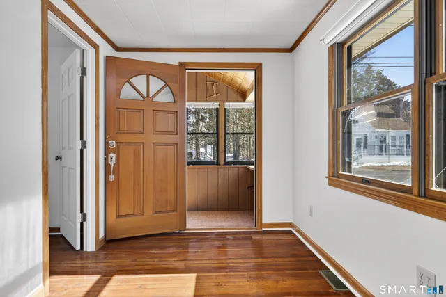 $2,000 | 12 Pine Street, Waterford, CT 06385