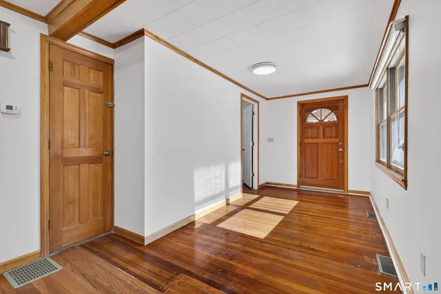 $2,000 | 12 Pine Street, Waterford, CT 06385