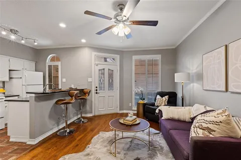 $189,500 | 6318 Richmond Avenue, Unit 4102, Dallas, TX 75214