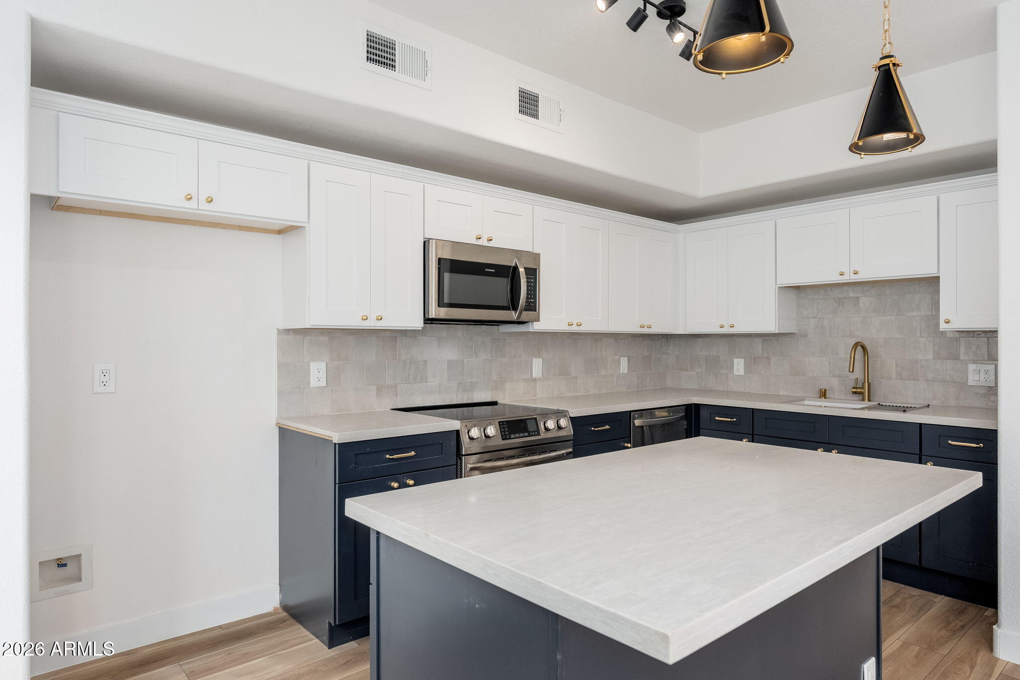 18250 North Cave Creek Road, Unit 161 Phoenix, AZ 85032 - Photo 11 of 44 18250 N Cave Creek Road Unit 161 - 09