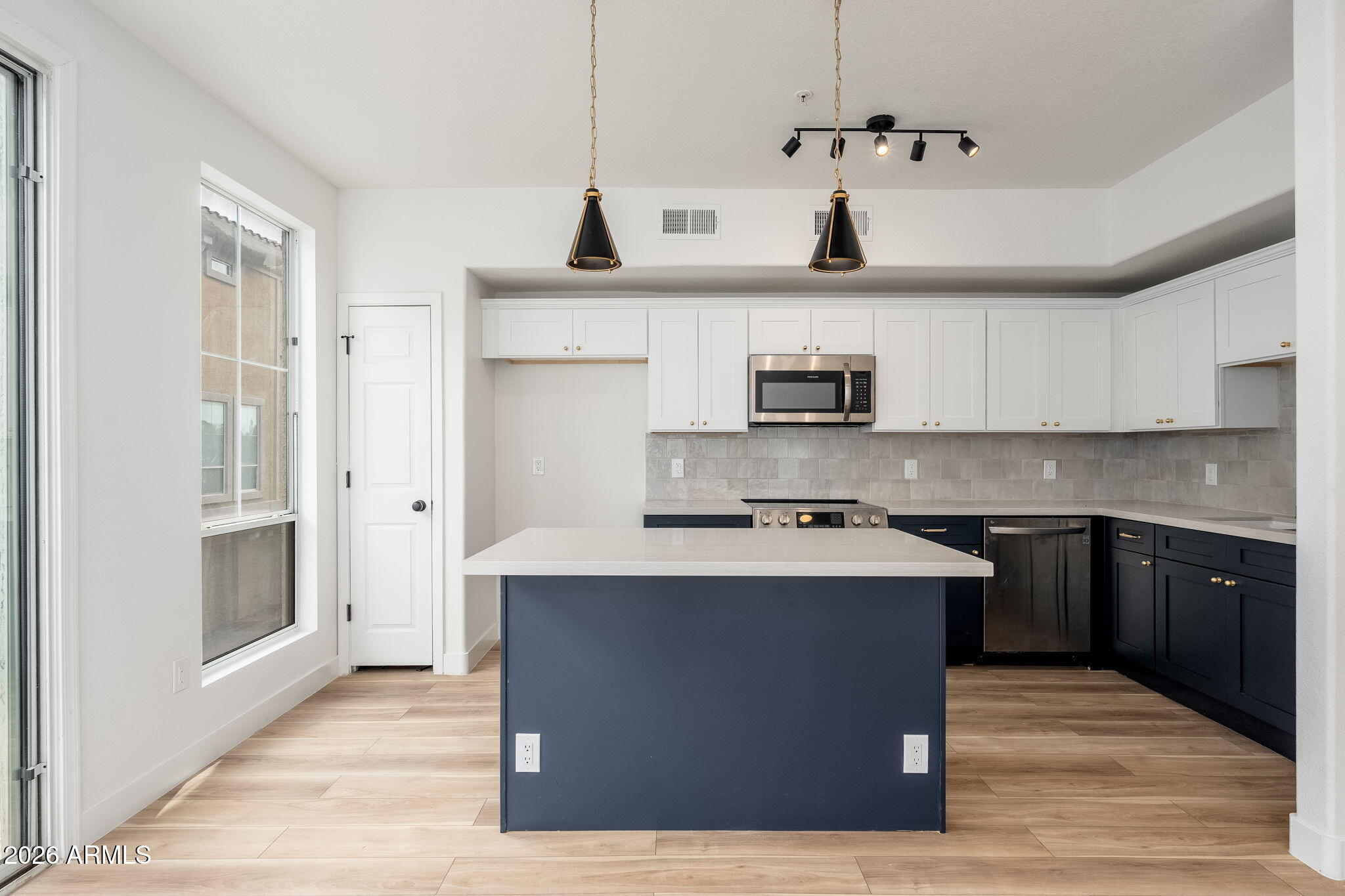 18250 North Cave Creek Road, Unit 161 Phoenix, AZ 85032 - Photo 10 of 44 18250 N Cave Creek Road Unit 161 - 08