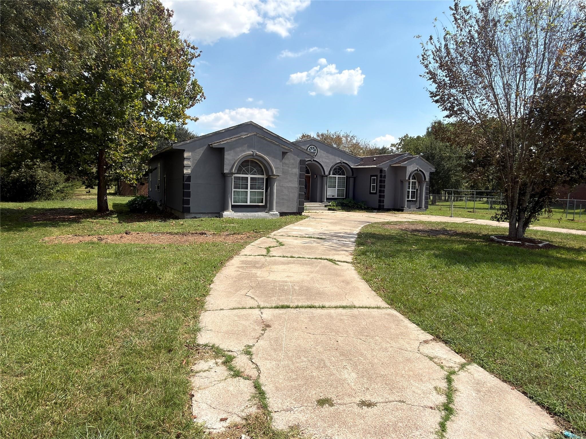6811 Clara Lane Rosharon, TX 77583 - Photo 3 of 12 or Enter from the North