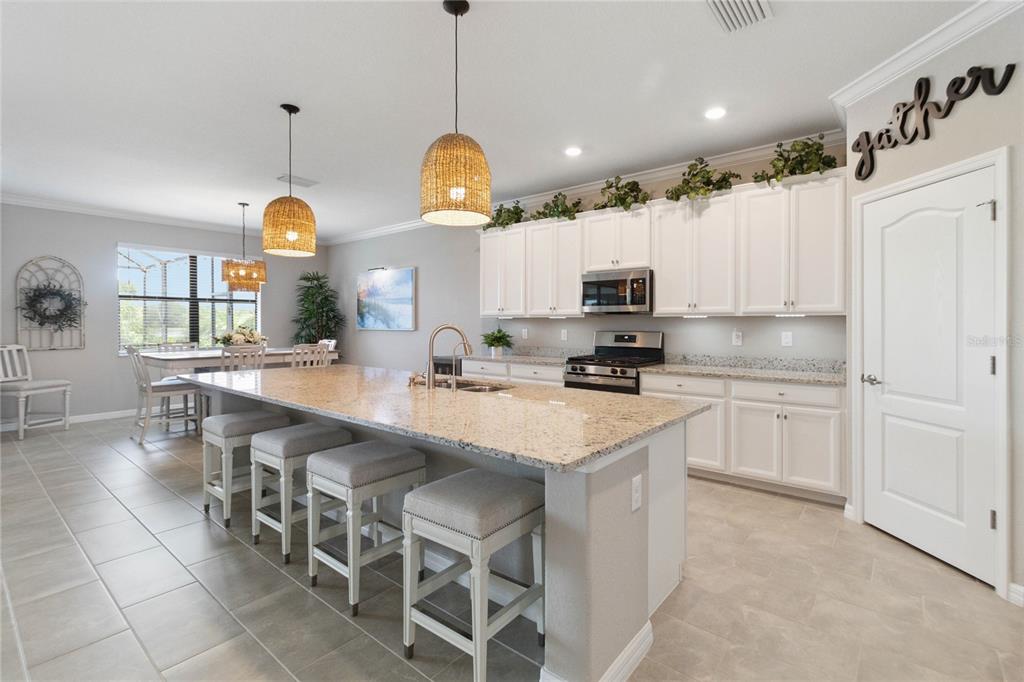 17724 Polo Trail Lakewood Ranch, FL 34211 - Photo 4 of 19