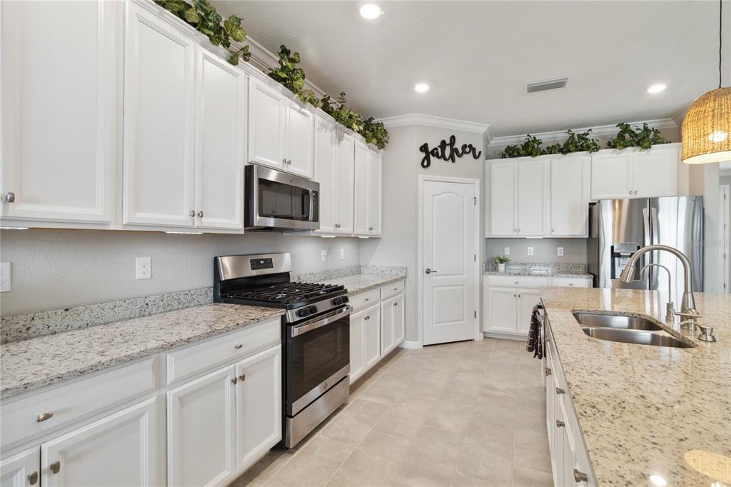 17724 Polo Trail Lakewood Ranch, FL 34211 - Photo 5 of 19