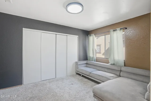 $284,900 | 1340 J4 W West, Lancaster, CA 93534