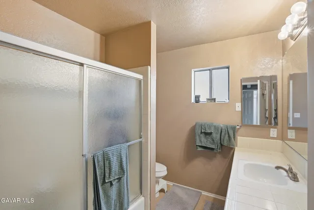 $284,900 | 1340 J4 W West, Lancaster, CA 93534