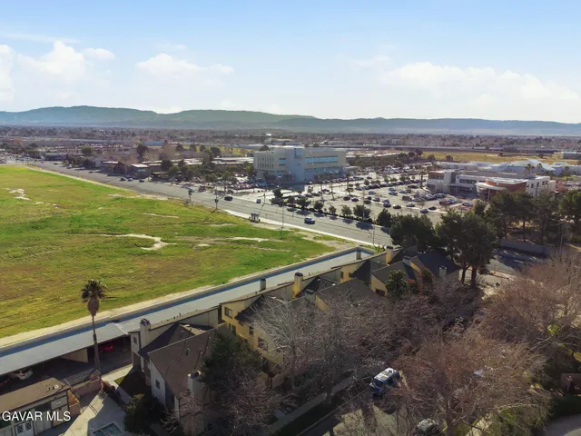 $284,900 | 1340 J4 W West, Lancaster, CA 93534