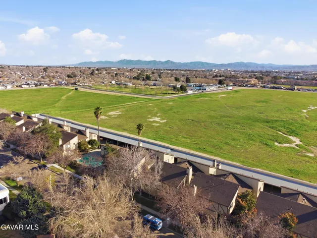 $284,900 | 1340 J4 W West, Lancaster, CA 93534