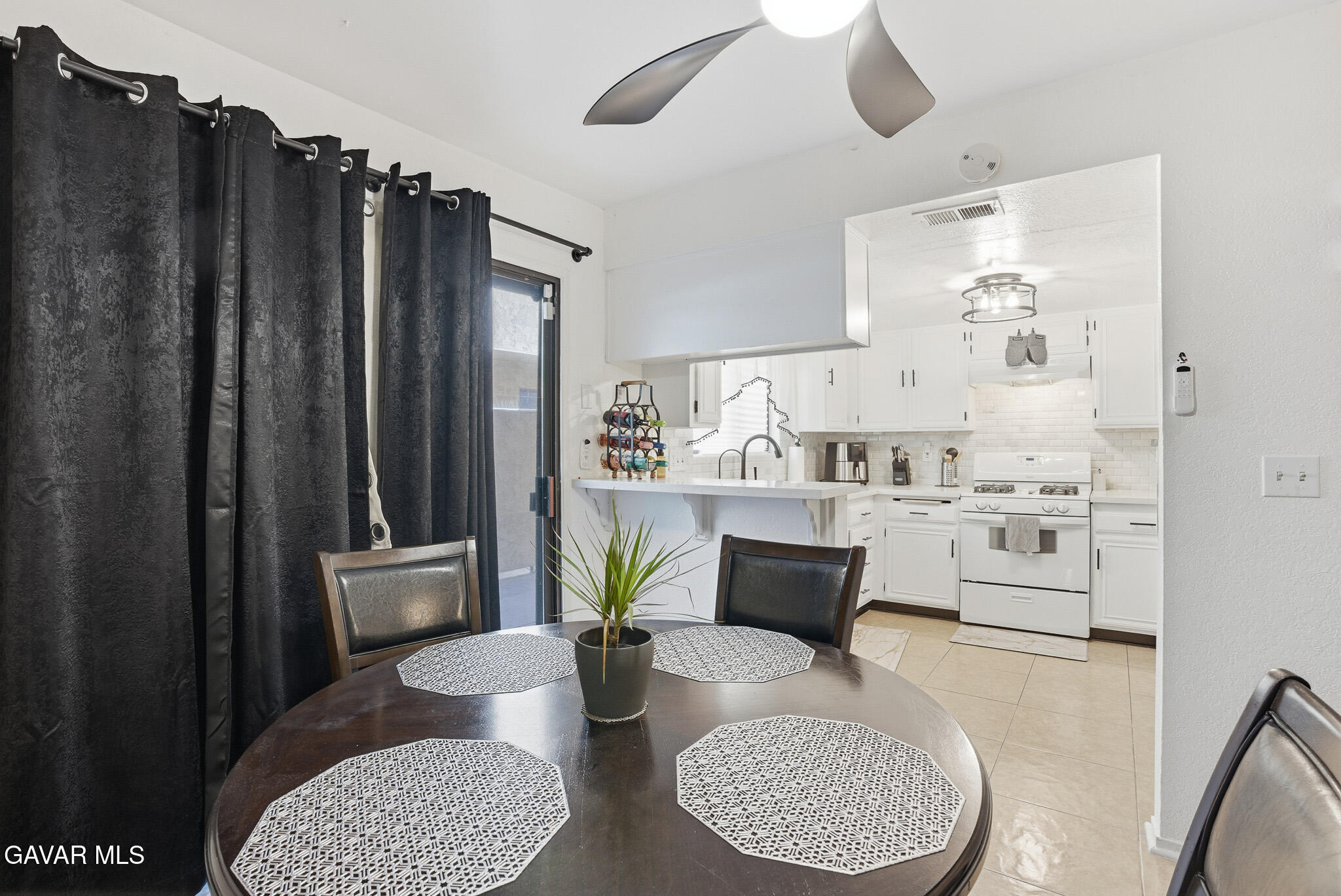 1340 J4 W West Lancaster, CA 93534 - Photo 7 of 26 _DSC7565