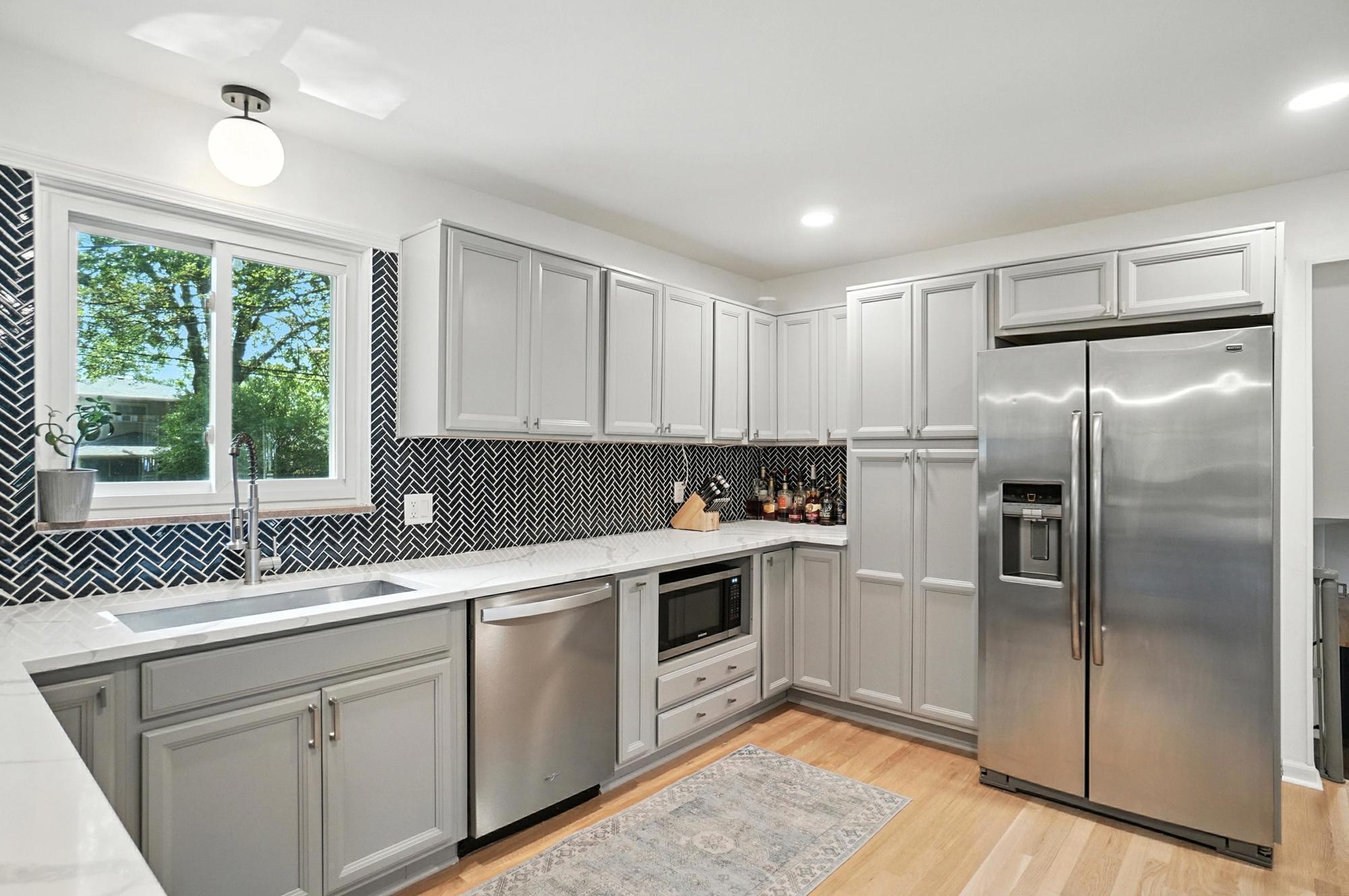 2820 Halstead Road Columbus, OH 43221 - Photo 27 of 76 Eat-In Kitchen