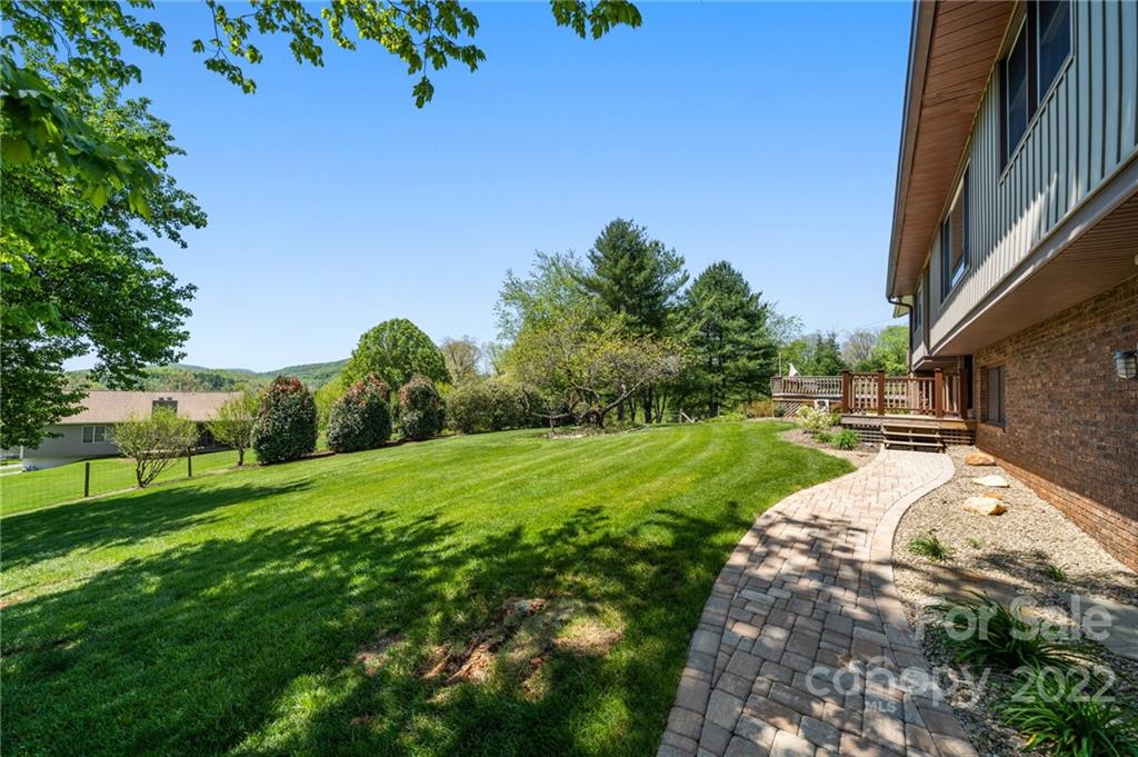 245 Ledbetter Road Arden, NC 28704 - Photo 6 of 42 Gallery Image 6