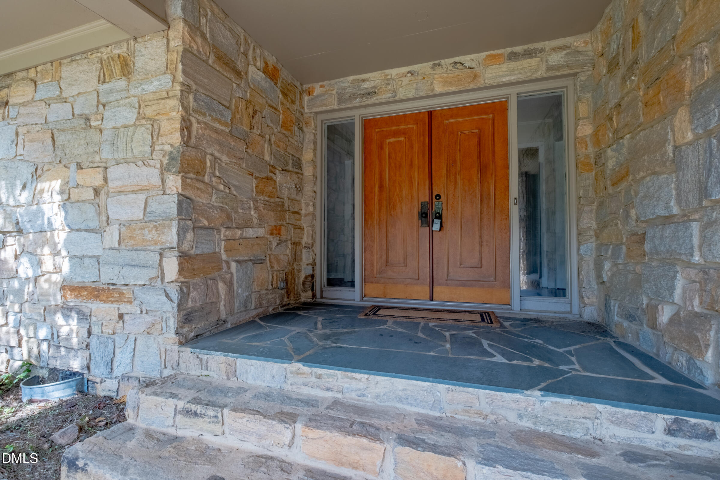 3300 Edgemont Drive Raleigh, NC 27612 - Photo 5 of 17 DSCF4751-HDR