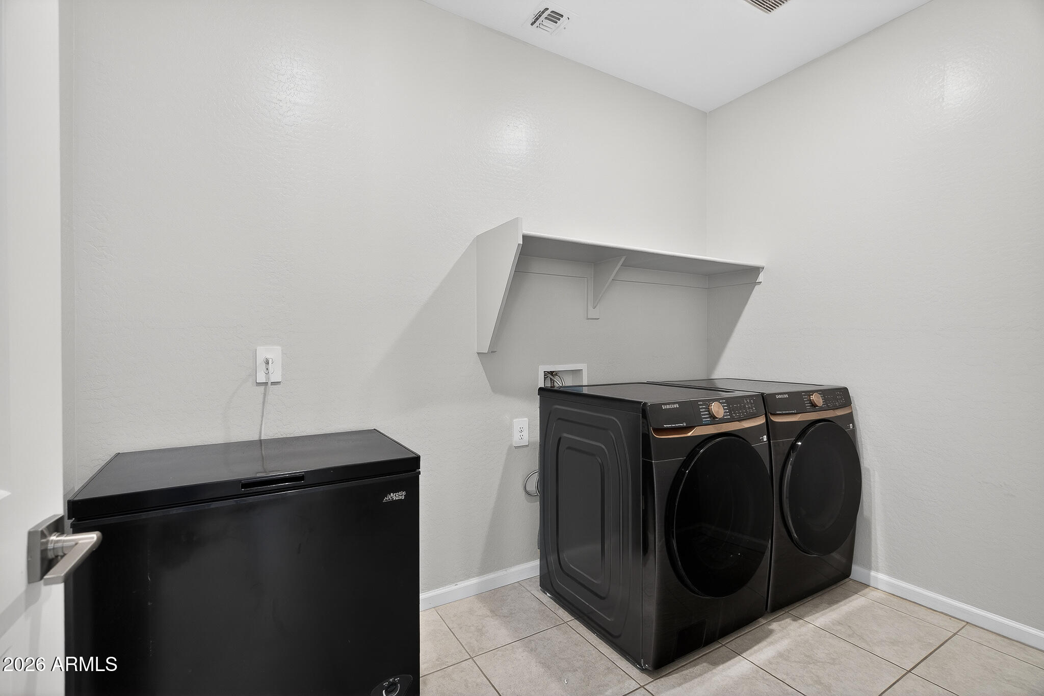 17768 West Raymond Street Goodyear, AZ 85338 - Photo 35 of 38 29) LAUNDRY