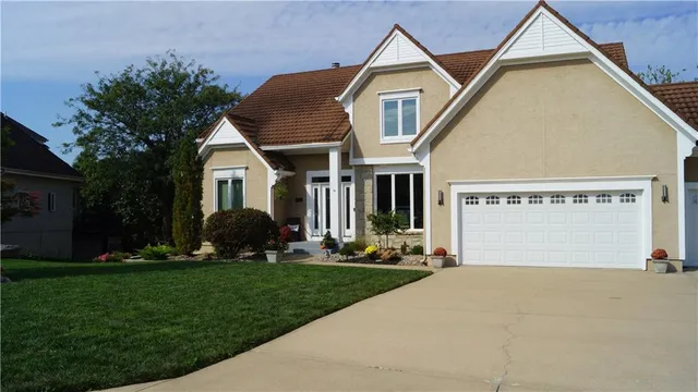 $615,000 | 6122 Northeast Upper Wood Road, Lee's Summit, MO 64064