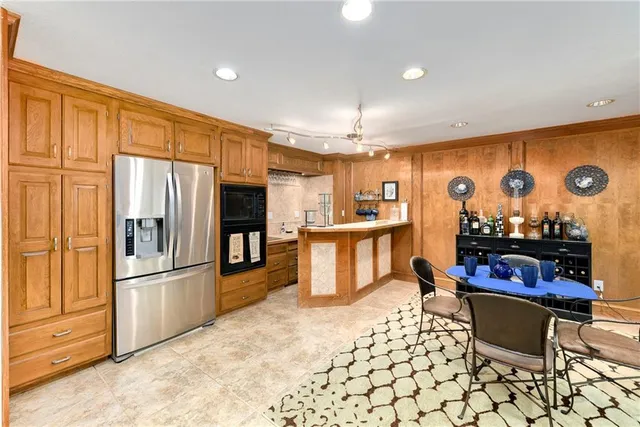 $615,000 | 6122 Northeast Upper Wood Road, Lee's Summit, MO 64064