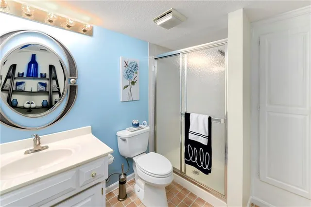 $615,000 | 6122 Northeast Upper Wood Road, Lee's Summit, MO 64064