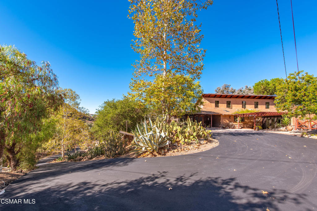 356 East Carlisle Road Thousand Oaks, CA 91361 - Photo 11 of 74