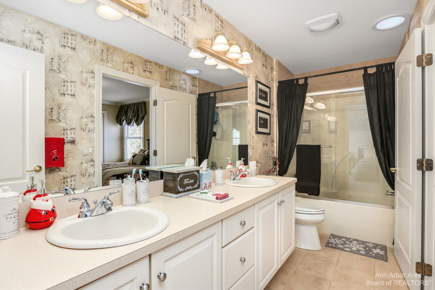 7024 Fox Ridge Drive Dexter, MI 48130 - Photo 30 of 62 Bathroom