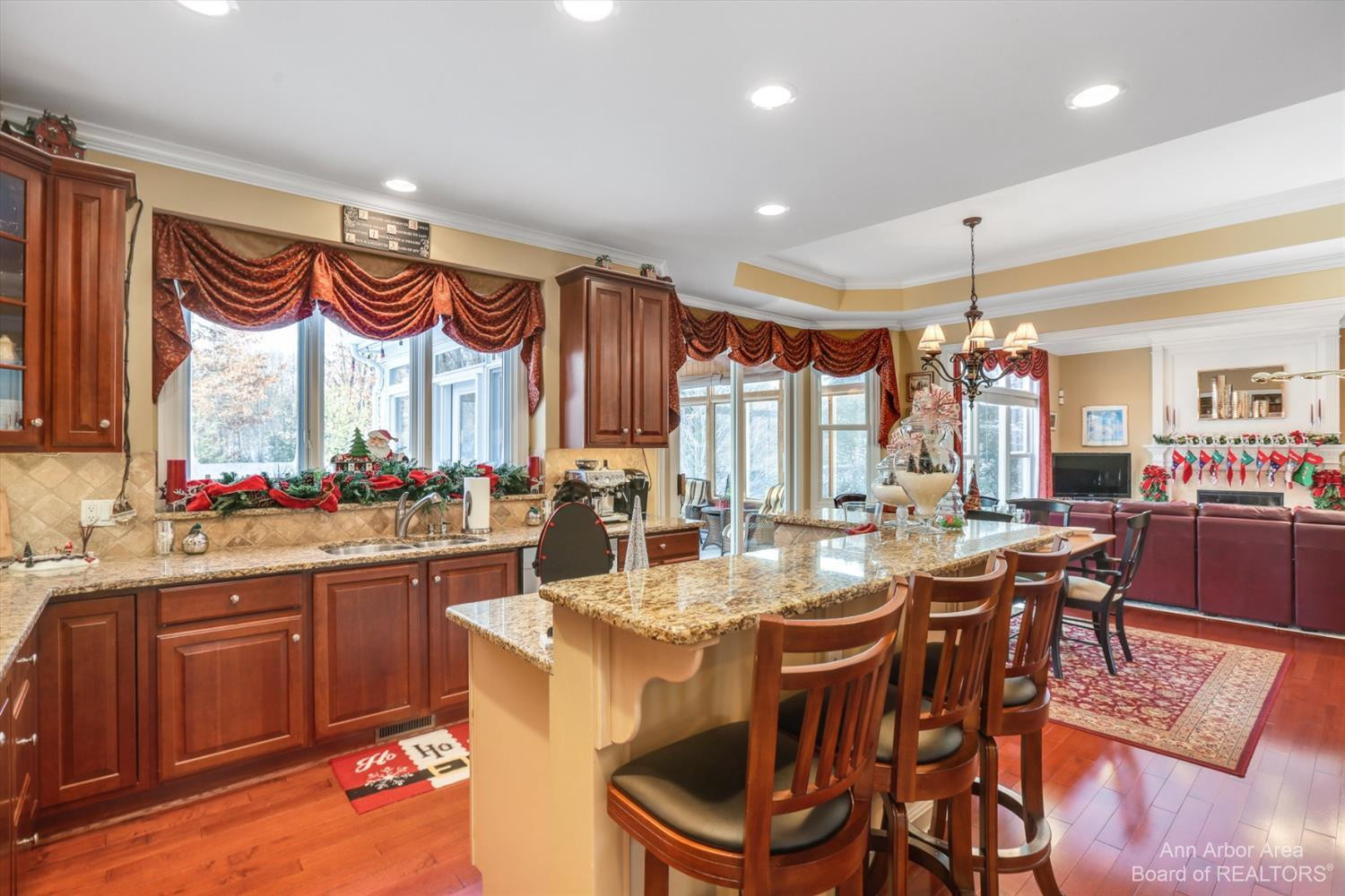 7024 Fox Ridge Drive Dexter, MI 48130 - Photo 10 of 62 Kitchen