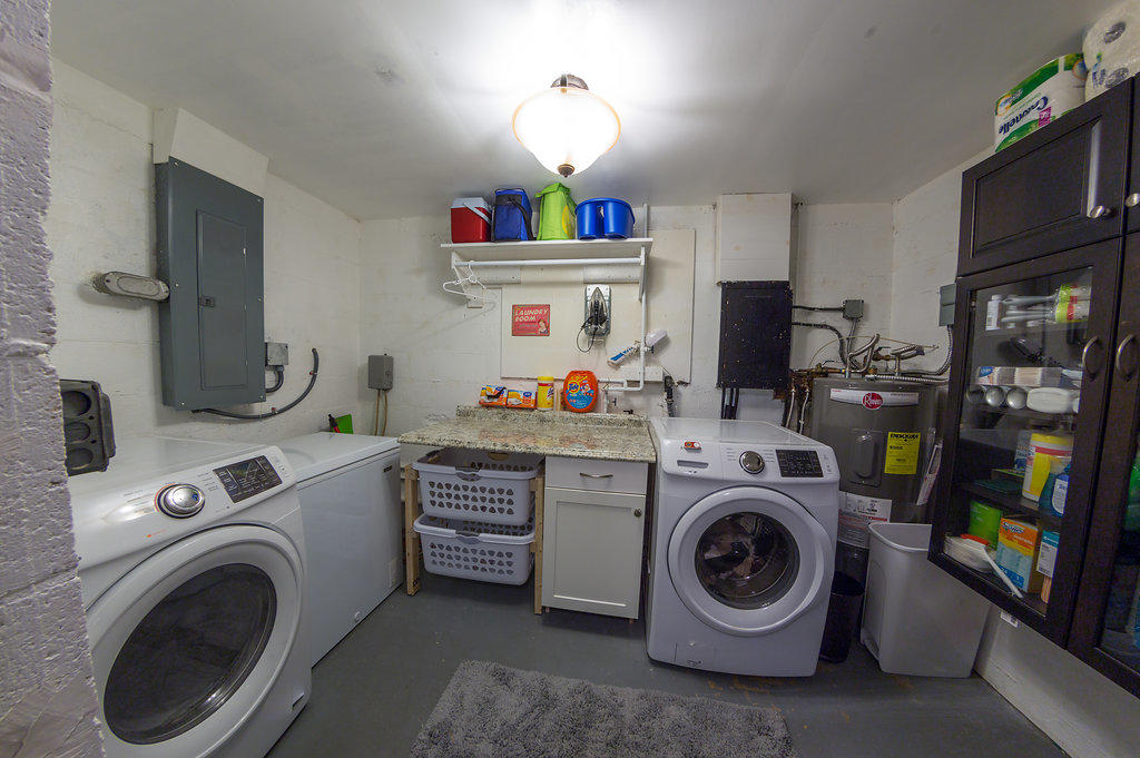 5050 Madison Road Delray Beach, FL 33484 - Photo 16 of 24 Laundry room