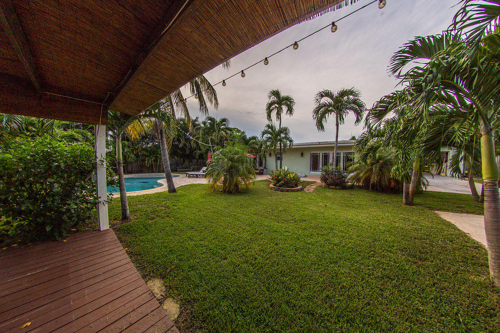 5050 Madison Road Delray Beach, FL 33484 - Photo 18 of 24 Cabana view