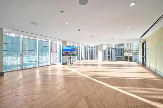 a view of a tennis court