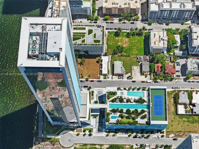 $3,150,000 | 700 Northeast 26th Terrace, Unit 5201, Miami, FL 33137