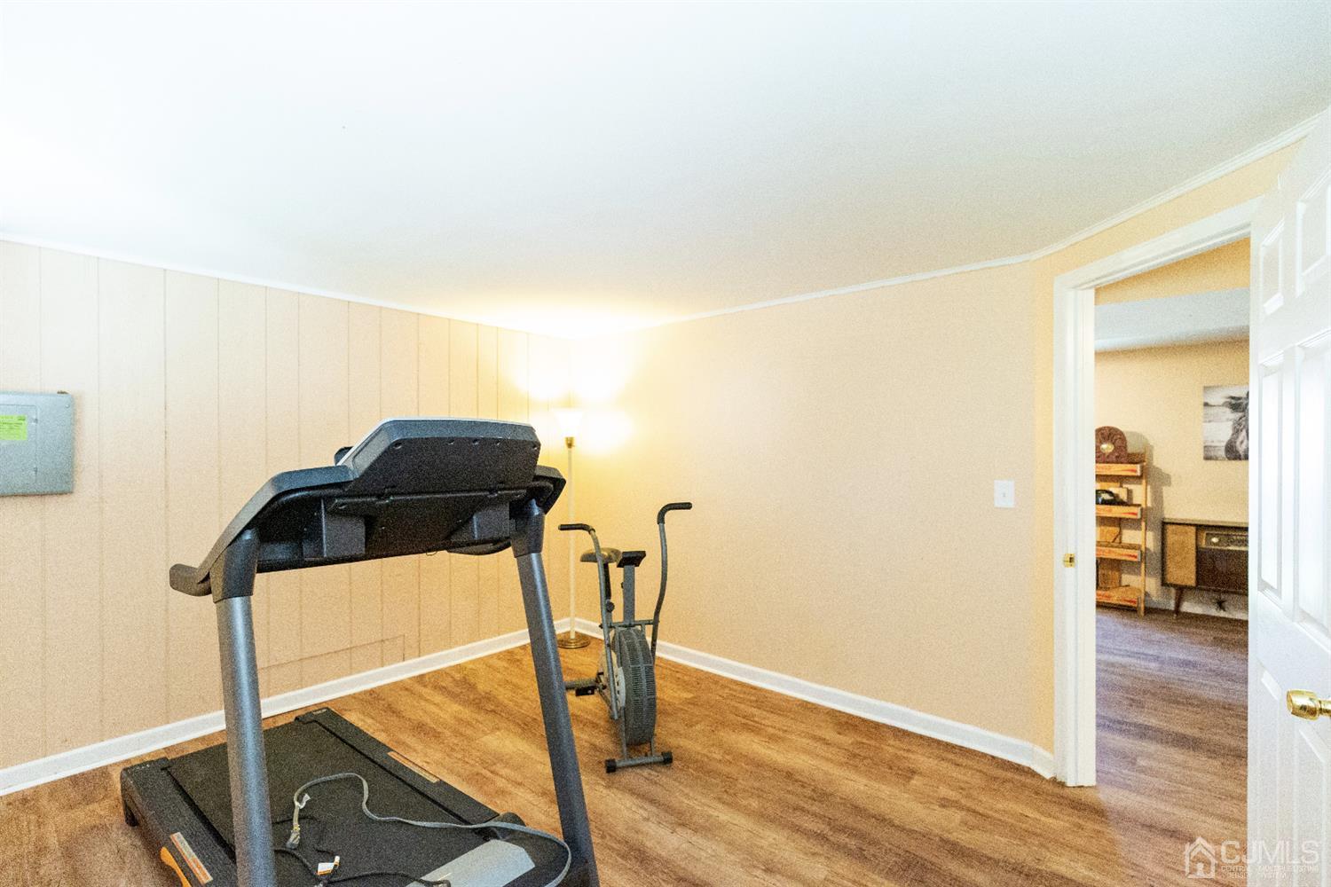 43 Sherold Road Colonia, NJ 07067 - Photo 30 of 41 Gallery Image 30