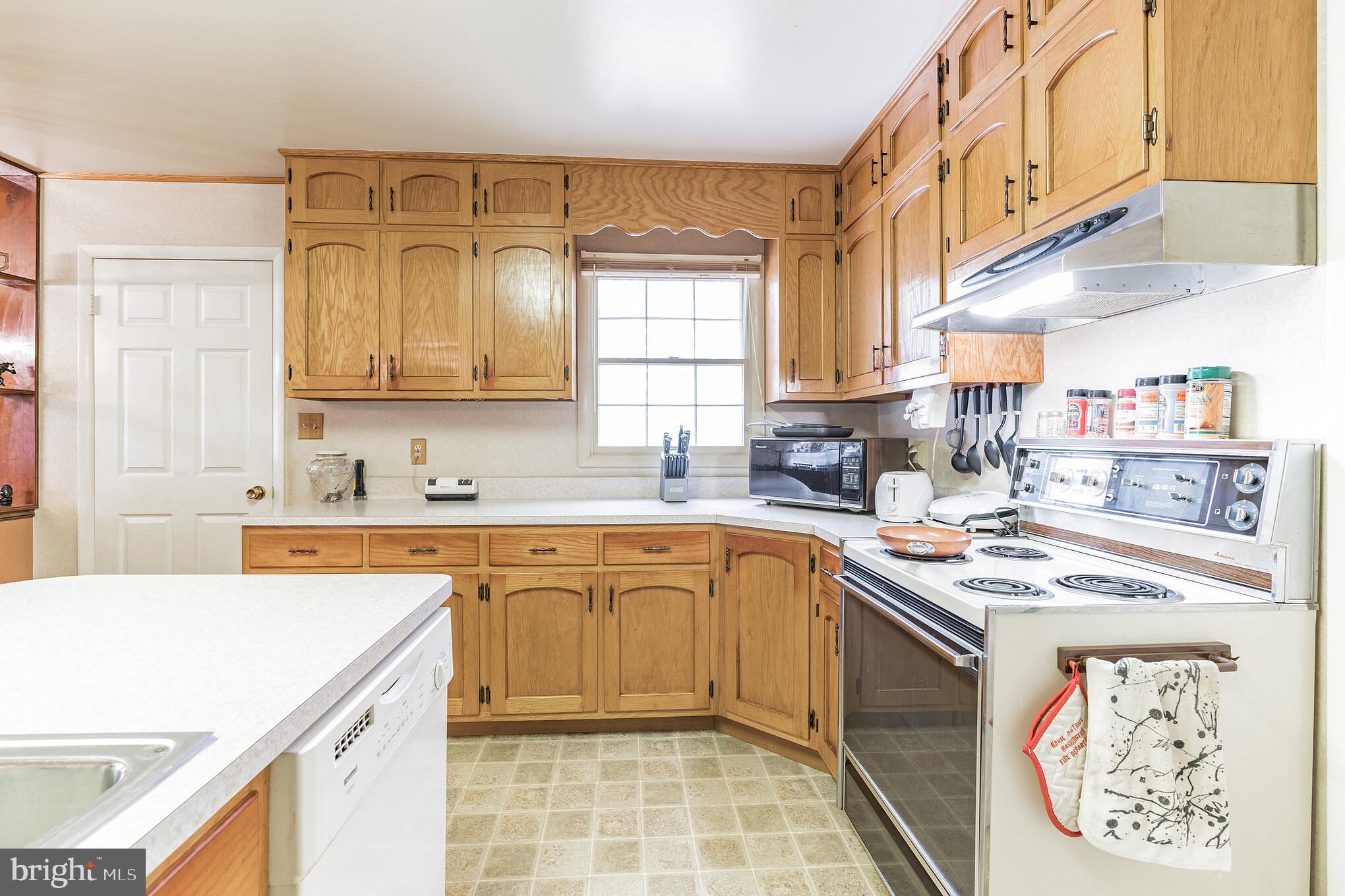 24232 Horse Shoe Road Clements, MD 20624 - Photo 4 of 31 Kitchen