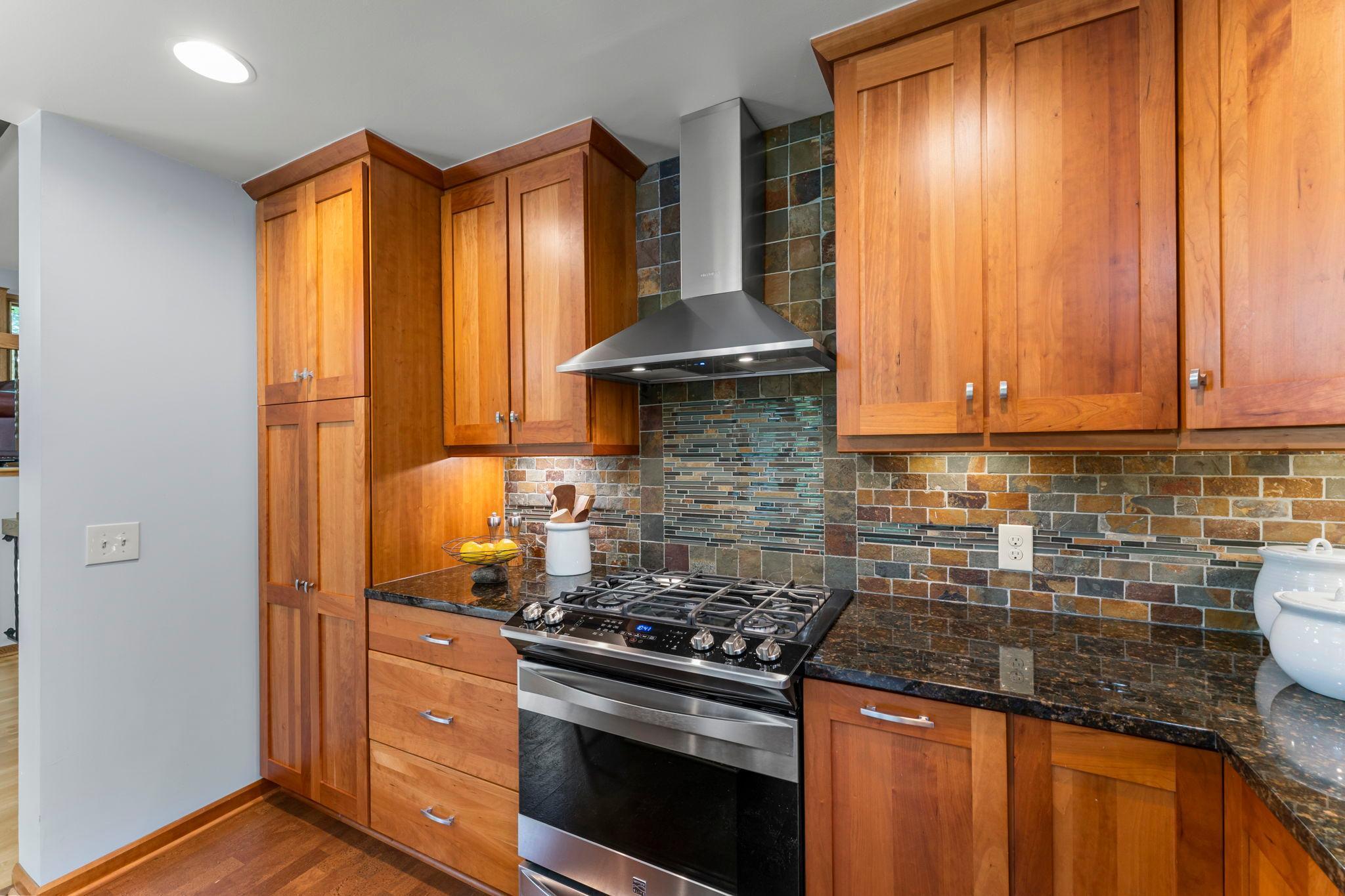 12611 Orchard Road Minnetonka, MN 55305 - Photo 9 of 70 Gallery Image 9