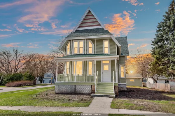 $400,000 | 503 North Michigan Street, De Pere, WI 54115