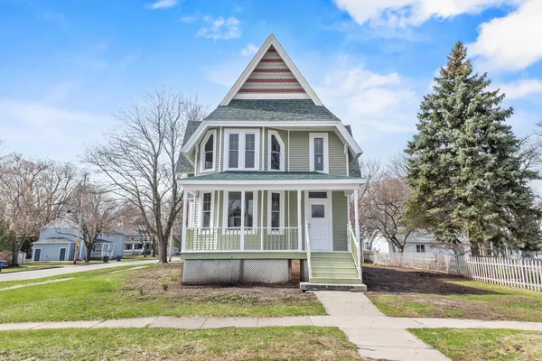 $400,000 | 503 North Michigan Street, De Pere, WI 54115