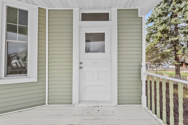 $400,000 | 503 North Michigan Street, De Pere, WI 54115