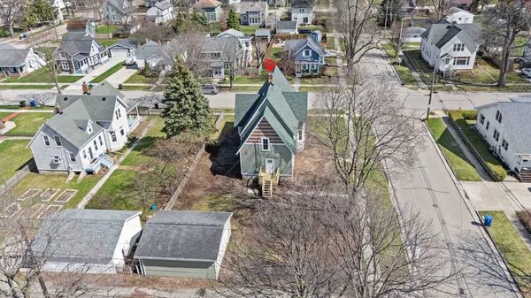 $400,000 | 503 North Michigan Street, De Pere, WI 54115