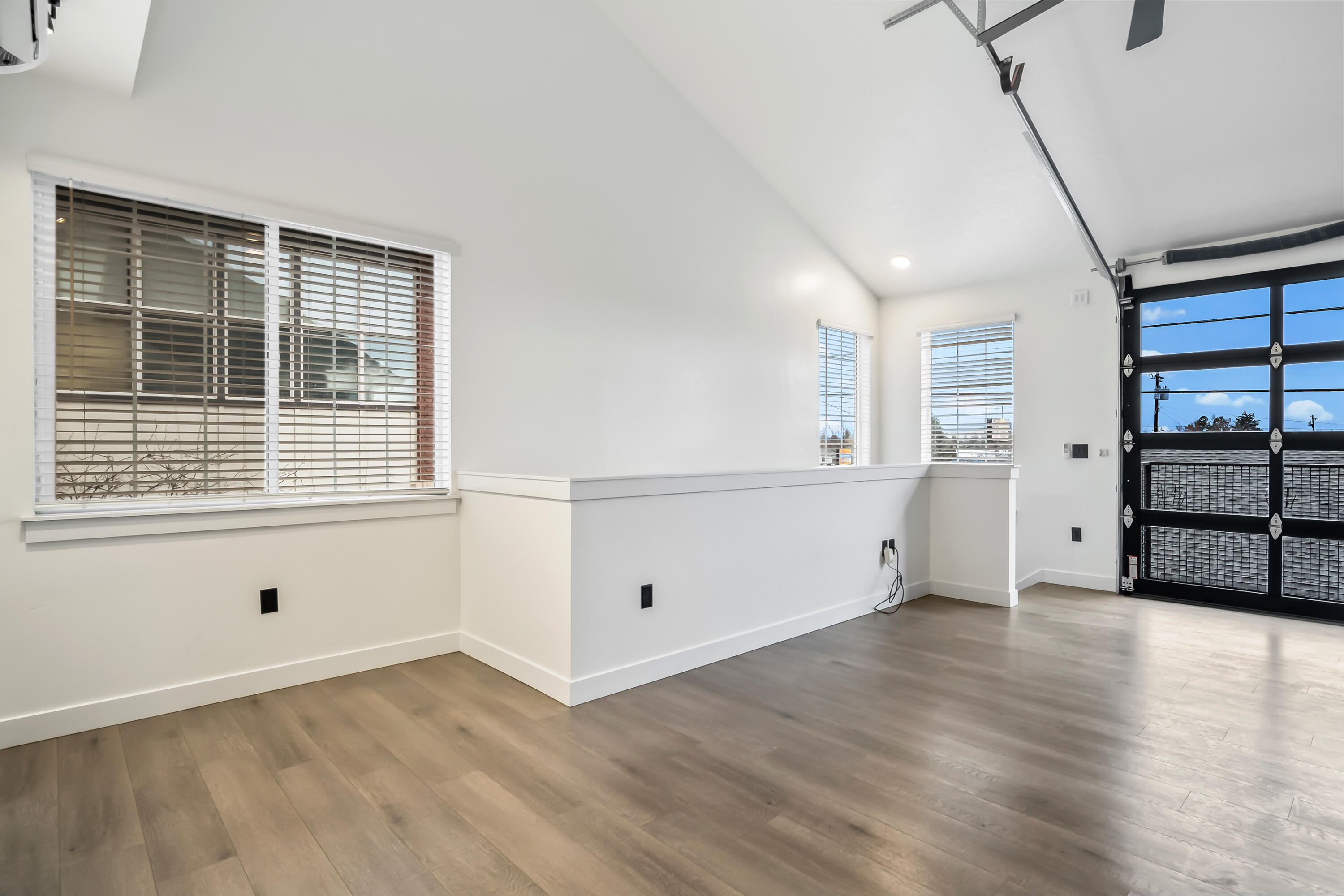 1441 Northwest 4th Street Redmond, OR 97756 - Photo 10 of 42