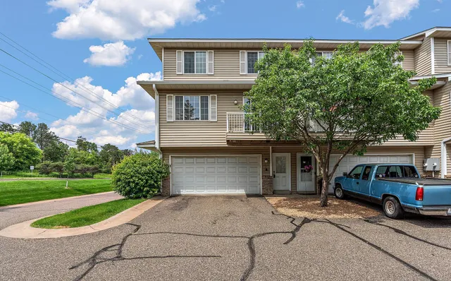 $232,000 | 1613 County Rd D East, Unit L, Maplewood, MN 55109