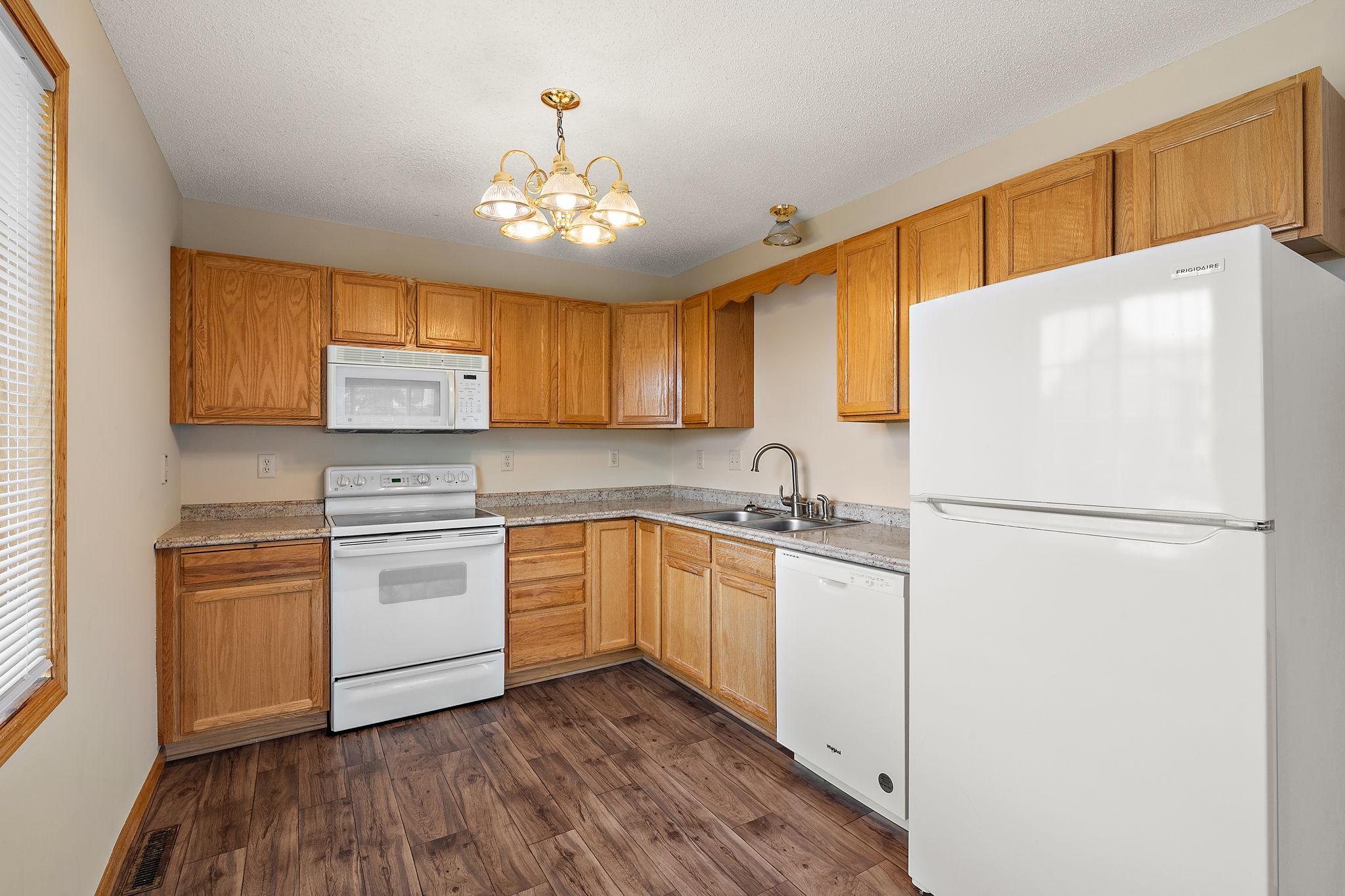 1613 County Rd D East, Unit L Maplewood, MN 55109 - Photo 3 of 13