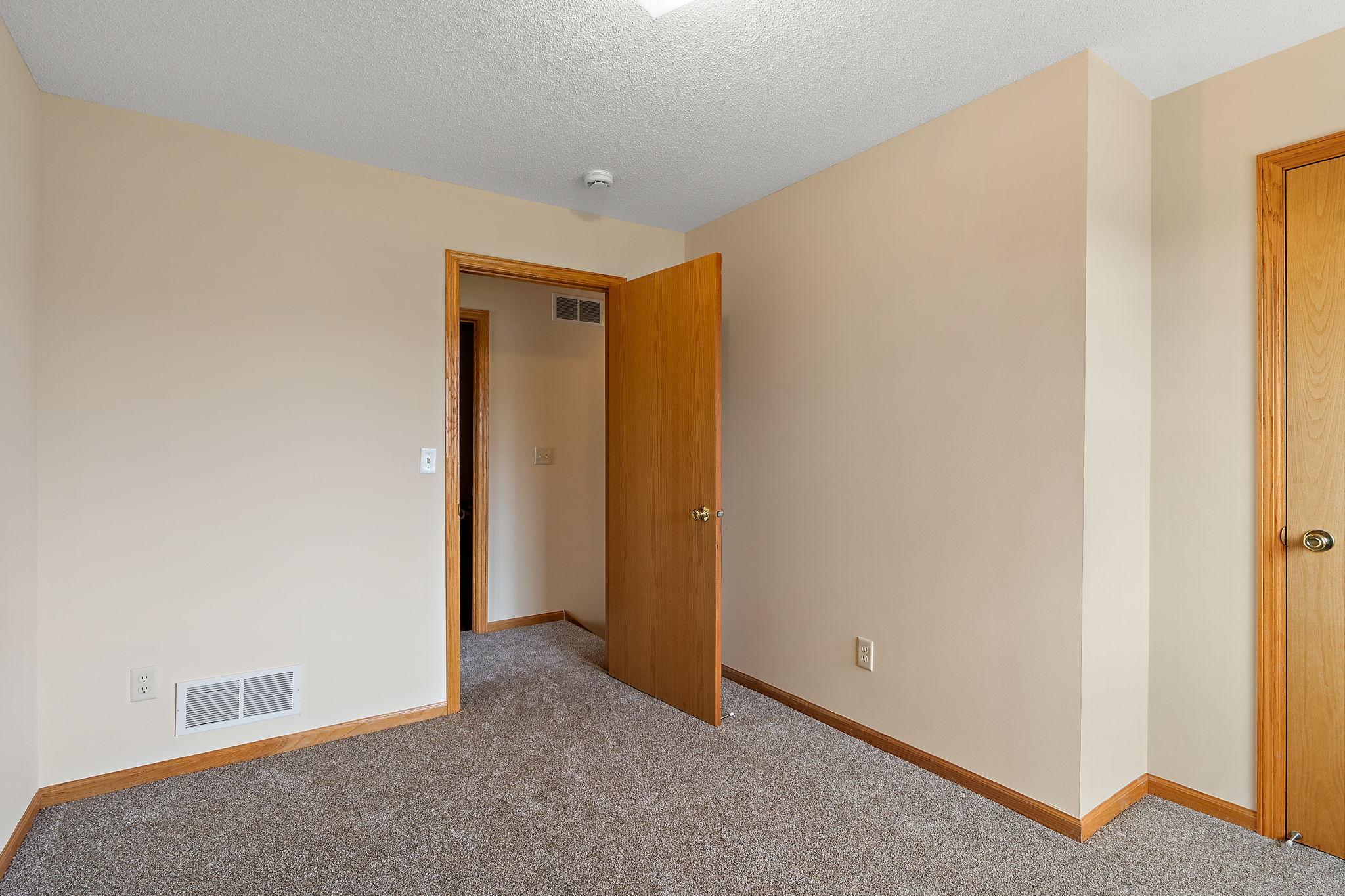 1613 County Rd D East, Unit L Maplewood, MN 55109 - Photo 7 of 13
